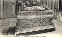 CPA Tours La Cathedrale Le tombeau des enfants de Charles VIII