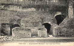 VINTAGE POSTCARD Truces Romain Amphitheater the Cage with the Lions