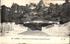 CPA Nimes Jardin de la Fontaine Grand Escalier
