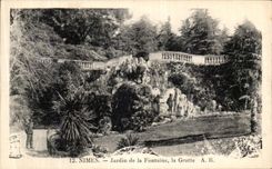 CPA Nimes Jardine de la Fontaine la Grotte