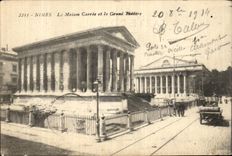CPA Nimes La Maison Carree et le Grand Theatre