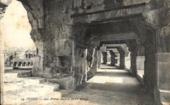 CPA Nimes Les Arenes Galerie Du 1er Etage