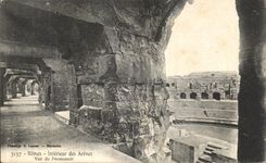 CPA Nimes Interieur Des Arenes Vue du Promenoir 