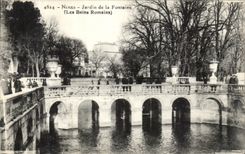 CPA Nimes Jardin De la Fontaile Bains Romains
