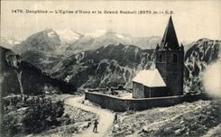 CPA Dauphine L Eglise d Huez et le Grand Rochail
