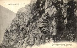 CPA Pelerinage de Notre Dame de la Salette Chemin des Tunnels