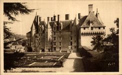 CPA Langeais Facade Interieure du Chateau 