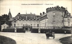 VINTAGE POSTCARD Castle of Northern Rambouillet Frontage