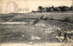 VINTAGE POSTCARD Senlis the Arena