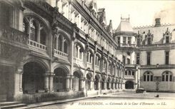 CPA Pierrefonds Colonnade de la Cour d Honneur 