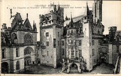 CPA Chateau de Pierrefonds Le Chapelle et l Escalier d honneur