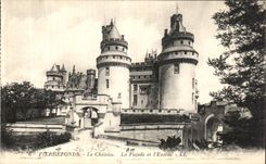 CPA Pierrefonds Le Chateau La Facade et l Entree