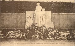 VINTAGE POSTCARD Compiegne Monument raised with the memory of the children of Compiegne
