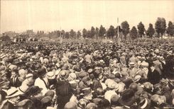 VINTAGE POSTCARD Lille Cinquantenaire of the international congers eucharistiquues Cardinal Liegart crowd evacuee has 300 000 person