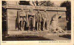 VINTAGE POSTCARD Lille the Monument Of Shoot Militaria