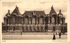 VINTAGE POSTCARD Lille Palate Of Beautiful arts