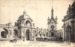 CPA Chateau de Chantilly La Cour d Honneur
