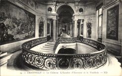 CPA Chantilly Le Chateau L Escalier d Honneur et le vestibule