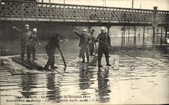 CPA Paris Inondations de Janvier 1910 Boulevard de Bercy Sapeurs Pompiers 