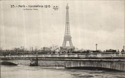 CPA Paris Inondations Le Pont de l Alma Tour Eiffel