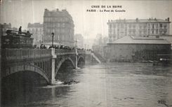CPA Paris Crue De la Seine Le Pont de Grenelle