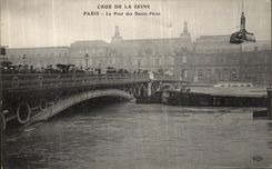 CPA Paris Crue De la Seine Le Pont des Saints Peres