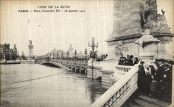 CPA Paris Crue De la Seine Pont Alexandre III