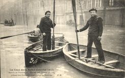 CPA La Crue de la Seine Marins de Dunkerque Montes Sur Canots Pliants 
