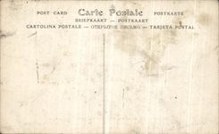 CPA Paris La Grande Crue de la Seine Sauveteurs secourant une famille Quai des Grands Augustins 