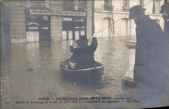 VINTAGE POSTCARD Paris the Great Rising of the Seine Service of cramming of the street of Lille for the supply of the inhabitants