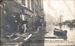 VINTAGE POSTCARD Paris the Great Rising of the Seine Flood of the quay of Large Augustins establishment D a pier