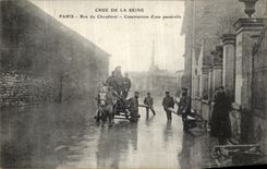 CPA La Crue De La Seine Paris Rue du Chevaleret Construction d une Passerelle