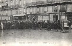CPA La Crue De La Seine Paris La Rue de Lyon 