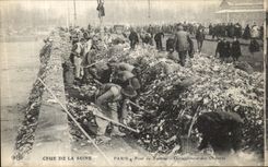 VINTAGE POSTCARD Believed Of the Seine Paris Bridge of Tolblac Discharge of the Refuse