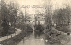 VINTAGE POSTCARD Chalons On the Marne Behind Case D Saves