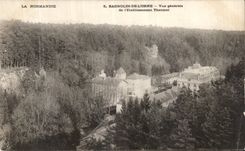 CPA Bagnoles de L Orne Vue Generale de L Etablissement Thermal 
