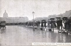 VINTAGE POSTCARD Paris Floods Esplanade of the Invalids