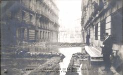 VINTAGE POSTCARD Paris Large the Rising Of the Seine Barrage establishes street D isly