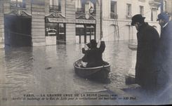VINTAGE POSTCARD Paris Large the Rising Of the Seine Service of cramming of the street of Lille for the supply of the inhabitants