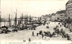 VINTAGE POSTCARD Boulogne On Sea the Quay Gambetta Boats