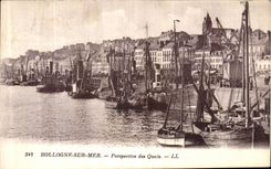 VINTAGE POSTCARD Boulogne On Perspective Sea of the Quays Boats