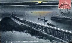 VINTAGE POSTCARD Boulogne the Night Thrown Is and Western Boats