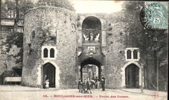 VINTAGE POSTCARD Boulogne On Mer Carries Dunes Children