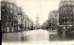 CPA Paris Inondations De La Rue et la Gare de Lyon