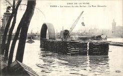 CPA Crue de la Seine Paris Les travaux du tube Berlier Le Pont Alexandre