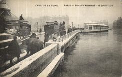 CPA Cure de la Seine Paris Pont de l Archeveche 