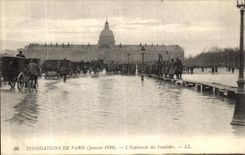 CPA Inondations de Paris L Esplanade des Invalides