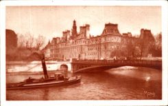 CPA Paris Hotel de ville et le pont d Arcole Bateau 