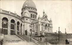 VINTAGE POSTCARD Paris Turn the Sacring Heart