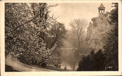 VINTAGE POSTCARD Picturesque Paris the Park of the Chaumont Hillocks